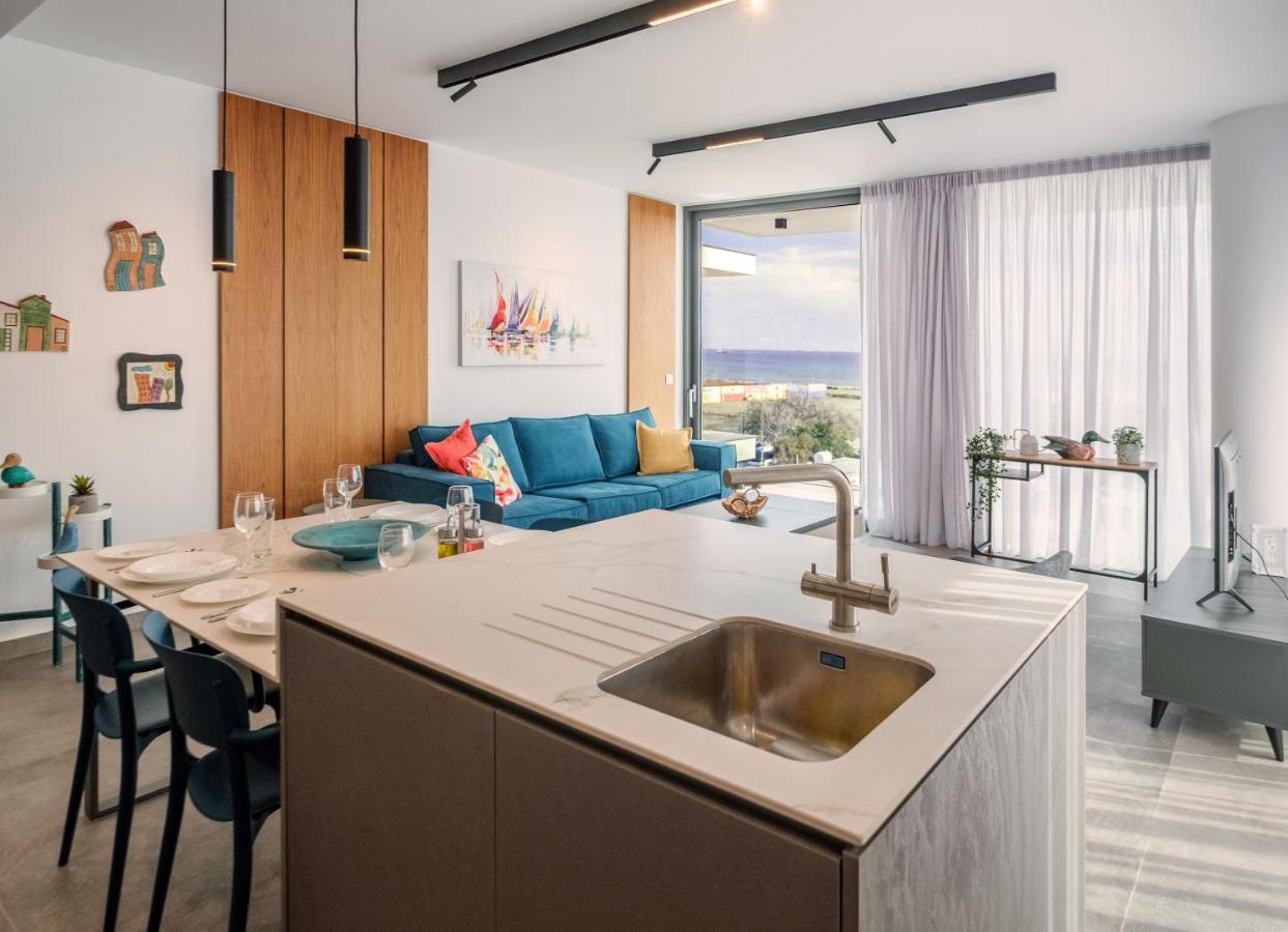 Gaia Seaview Apartment 1 Larnaca Buitenkant foto